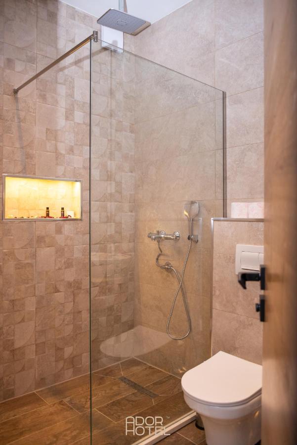 Ador Hotel North Mitrovica Esterno foto