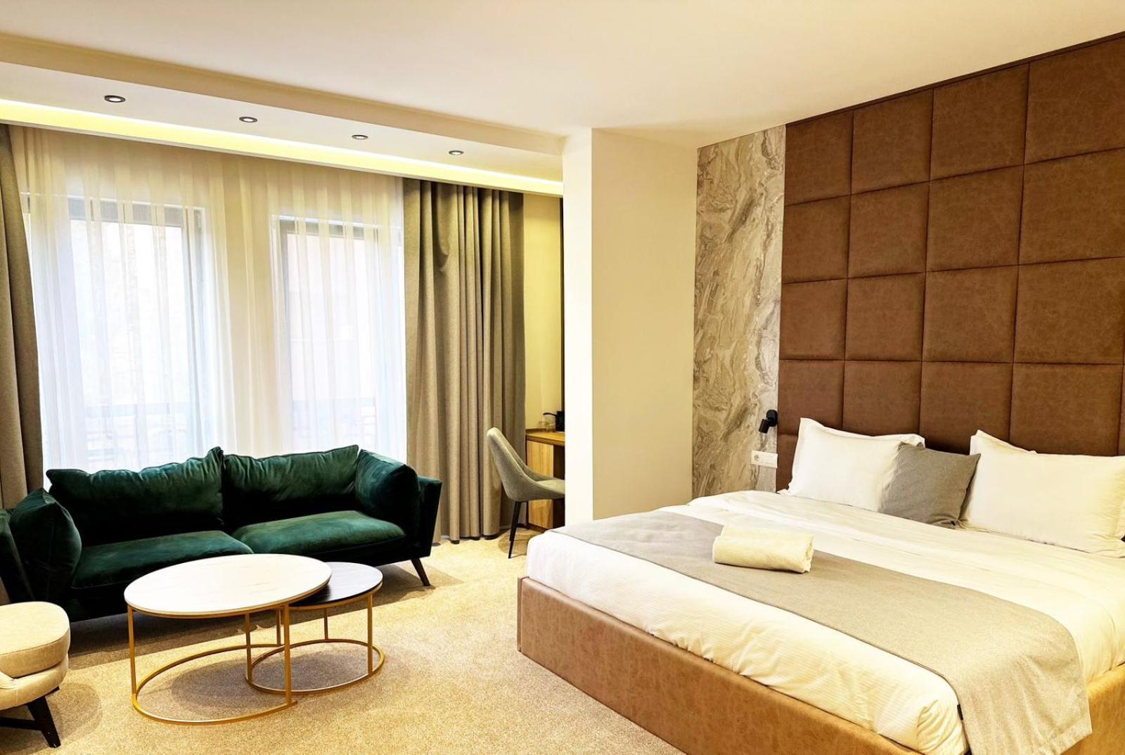 Ador Hotel North Mitrovica Esterno foto
